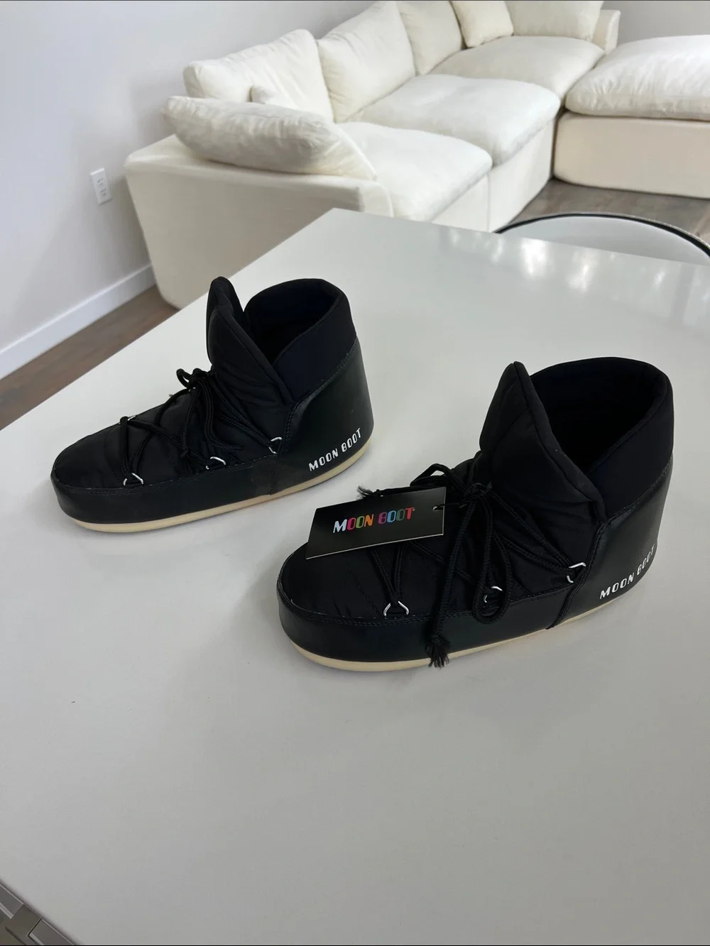 NEW with tag MOON BOOT pump nylon black and white size 10 / 10.5